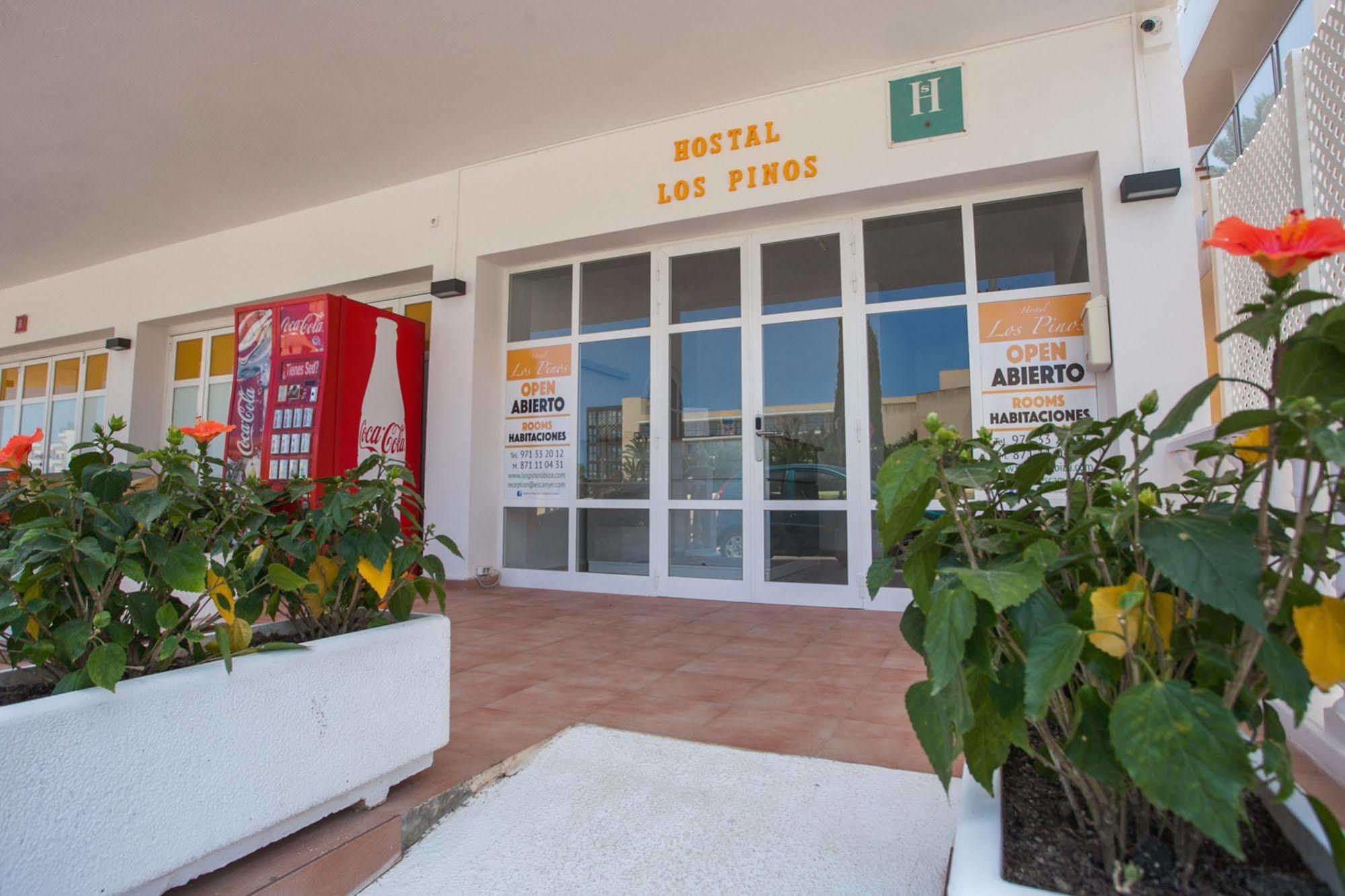 Hostal Los Pinos Эс-Кана Экстерьер фото